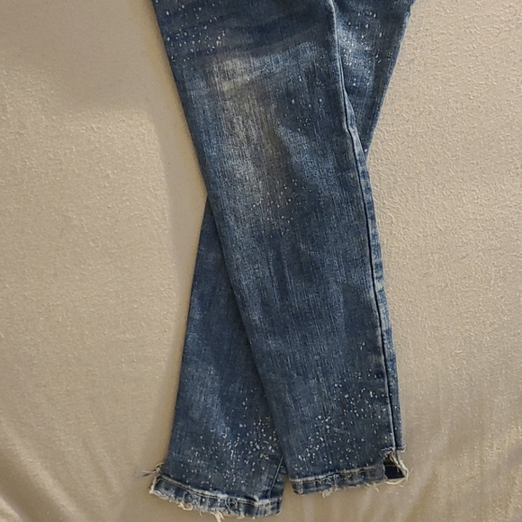 Light-medium wash paint splattered jean - Picture 3 of 5